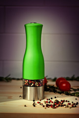 salt and pepper grinders 