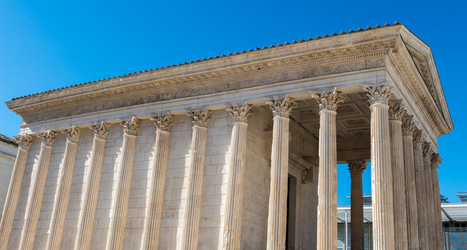 Maison carr&eacute;e Nimes