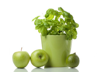 Äpfel liegen in reihe