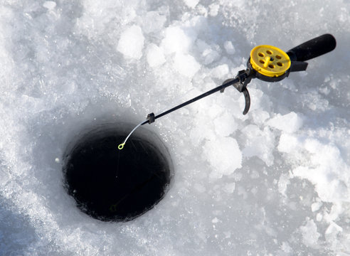 Canadian Ice Fishing Technique - Ice Fishing Videos - Montana Hunting and Fishin