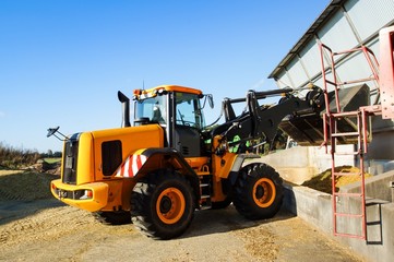 Biogasanlage, Befüllung mit Maissilage
