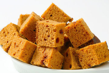 Diced gingerbread cake