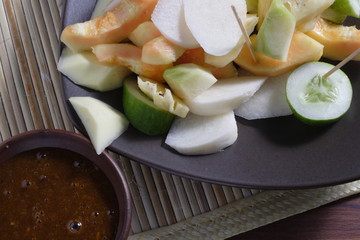 Rujak, Traditional fruit salad dish