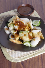 Rujak, Traditional fruit salad dish