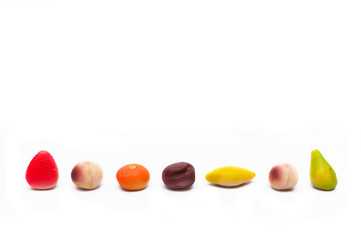 pâtes d'amande en forme de fruits