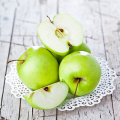ripe green apples