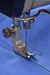 Detalle de una máquina de coser.aguja de coser.