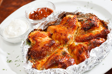 Chicken wings with sauce