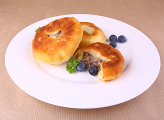 Fried dumplings with meat filling