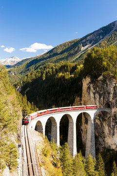 train on Rhaetian Railway, Landwasserviadukt, canton Graubunden,