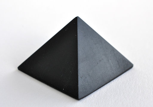 Pyramid mineral - Shungites