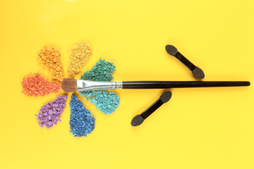 Rainbow crushed eyeshadow in shape of flower