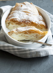 Bl&auml;tterteig mit Quark