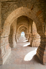 Fototapeta na wymiar Łuki Rasmancha świątyni - Bishnupur, Indie