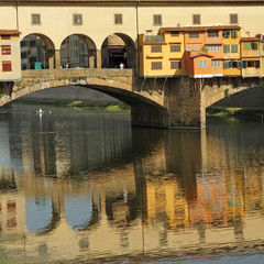 Fototapeta na wymiar scene with famous Ponte Vecchio over Arno river in Florence
