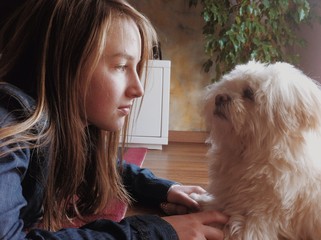 Bambina & cagnolino © Stillkost