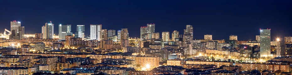 Luftaufnahme des Finanzviertels in Barcelona bei Nacht © peresanz