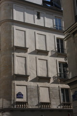 Façade d'immeuble parisien