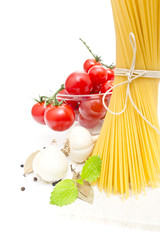 Spaghetti, Cherry Tomatoes, Onions, Garlic, bay Leaf