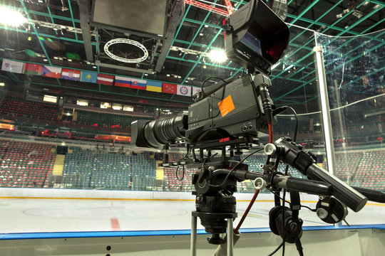 camera, TV broadcast hockey