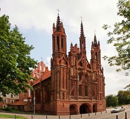 Fototapeta na wymiar St Kościół Anny w Wilnie, na Litwie.