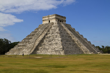 Fototapeta na wymiar Piramida Chichen Itza, Meksyk