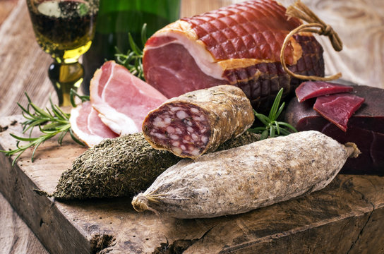 Salami und Schinken
