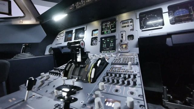 Cockpit Airbus - Slideraufnahme