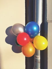Zelfklevend Fotobehang balloons in the street © christianmutter
