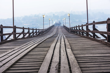 Obraz premium Broken Bridge in Sangkhlaburi