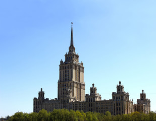 Fototapeta na wymiar Moscow skyscraper of the Soviet period