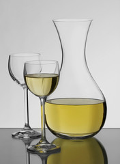 carafe ane glasses