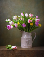 Still life with colorful tulips © Marta Teron