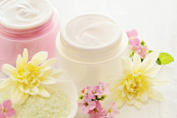 Fototapeta na wymiar moisturizing face cream