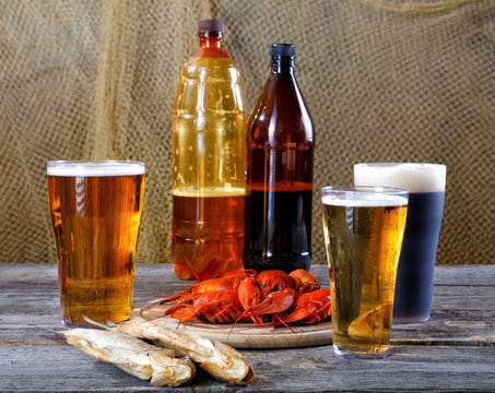 Light and dark beer with crayfish and dried fish
