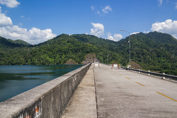 Fototapeta na wymiar Wachiralongkorn Dam or Khao Laem Dam