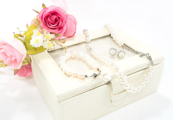 Pearl necklace, bangle and earring