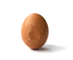 oeuf cuit dur endommagé
