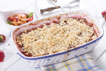Erdbeer Rhabarbercrumble