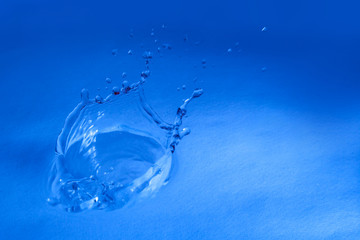 Fototapeta na wymiar Kropla w morzu