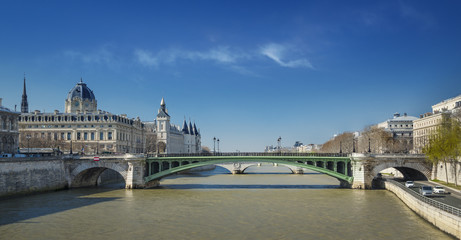 Panoramique de la Seine Paris prés du pont Notre-Dame