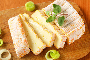 French washed rind cheese