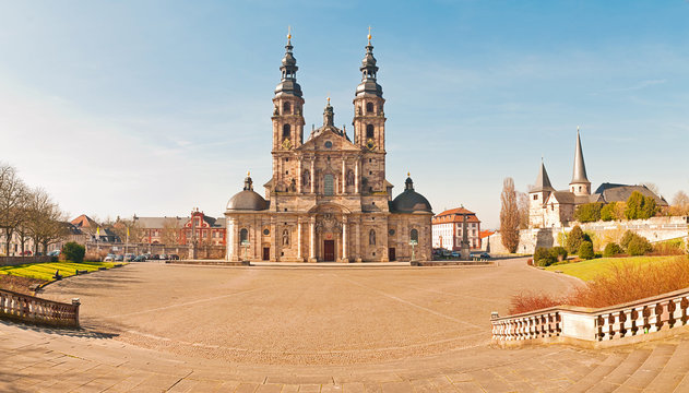 Panorama des Fuldaer Doms, Domplatzes und Michaelskirche