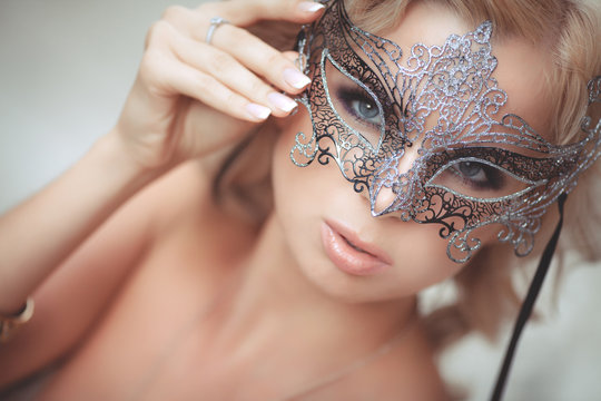 Vogue Sexy Woman In Venetian Mask