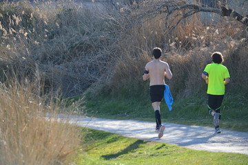 corriendo al aire libre