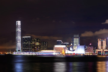 Naklejka premium Kowloon side at night