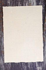 Blatt geripptes Papier