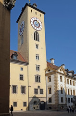 Fototapeta na wymiar Zegar na wieży Starego Ratusza