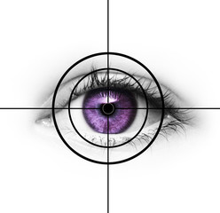Lila Auge mit Fadenkreuz