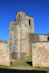 Fototapeta na wymiar Kościół Oradour-sur-Glane (Haute-Vienne)